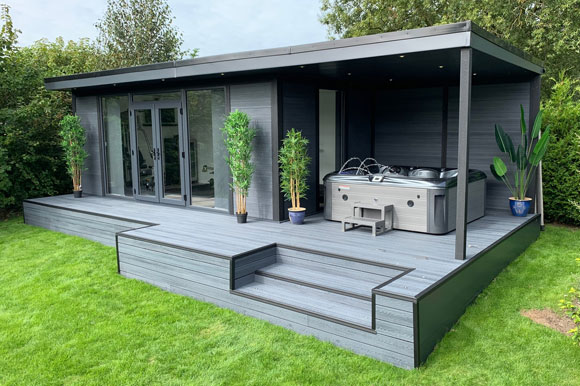 Hot Tub Garden Studio Luton